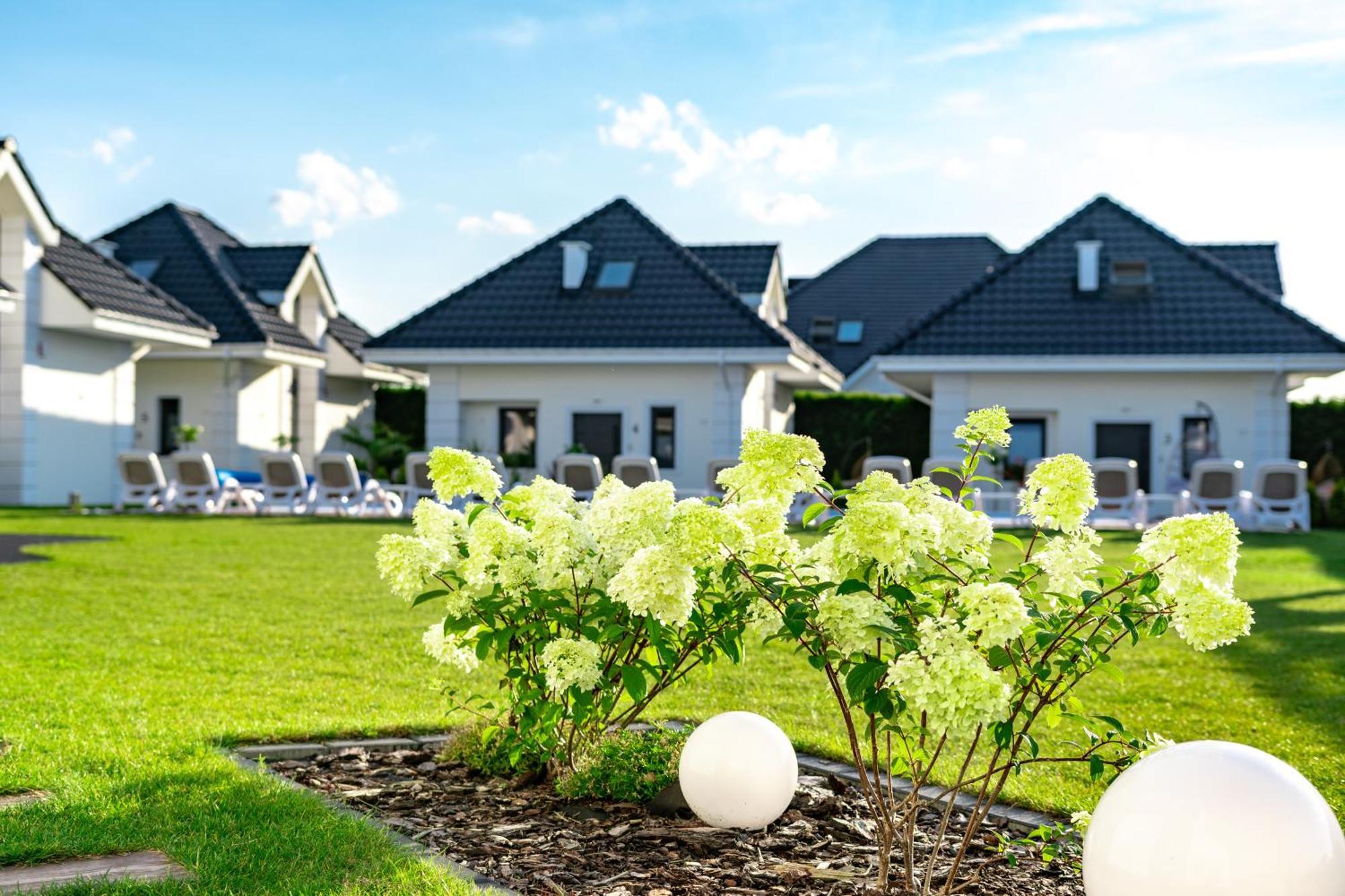 Family Resort Ustka - Domki Dwupoziomowe Z Basenem Extérieur photo