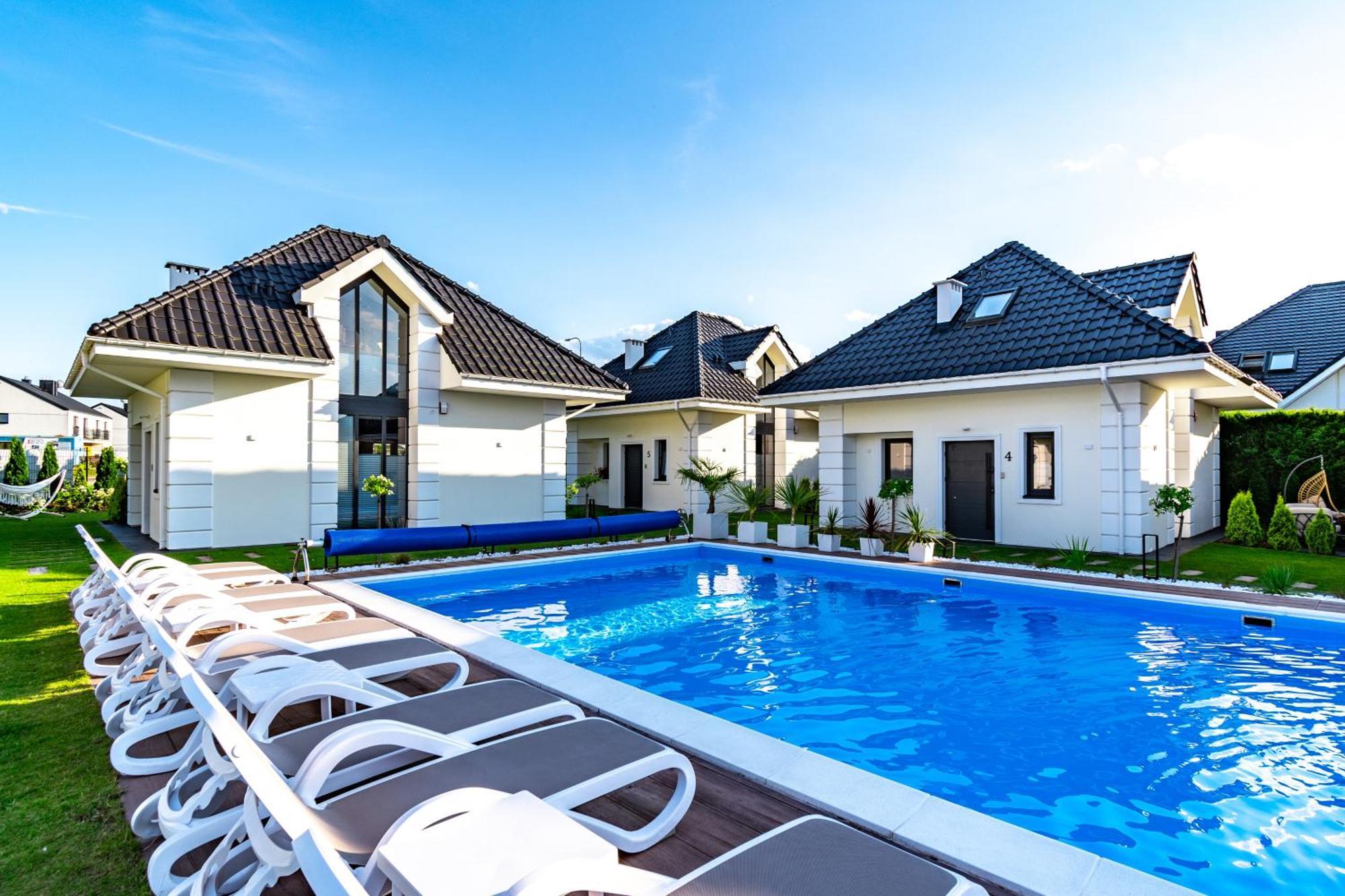 Family Resort Ustka - Domki Dwupoziomowe Z Basenem Extérieur photo